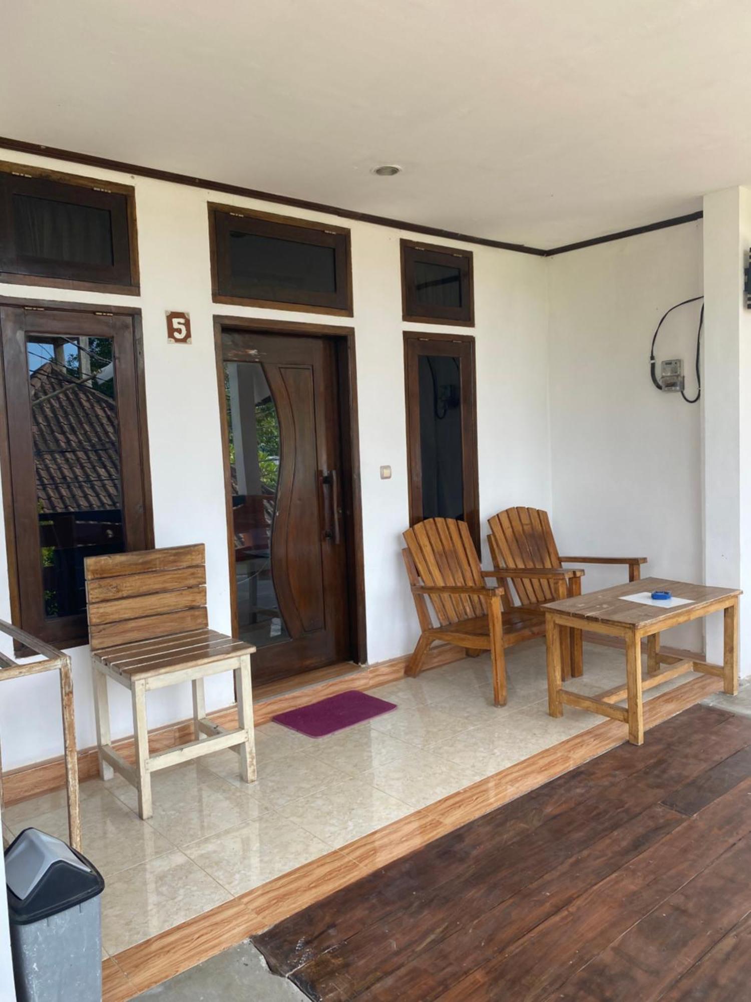 Putra Boyan Cottages Gili Trawangan Exteriör bild